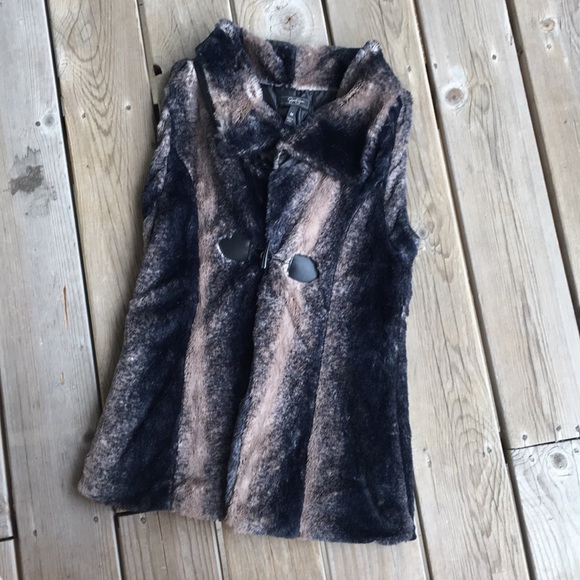 Jessica Simpson Jackets & Blazers - Faux Fur Jessica Simpson Vest Size M